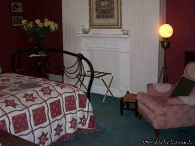 The William Lewis House Hotel Washington Room photo